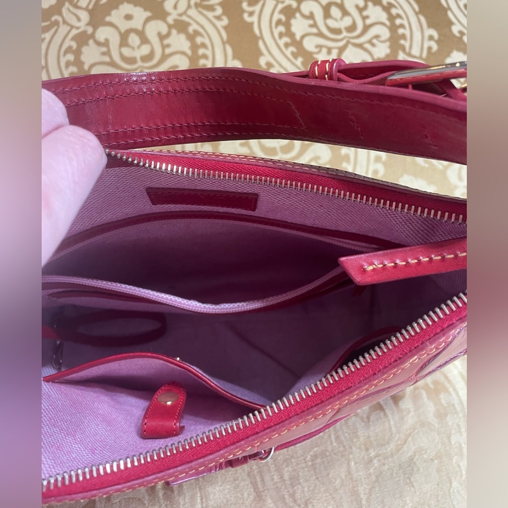 Red croc dooney and Burke zipper shoulder bag - Picture 2 of 9